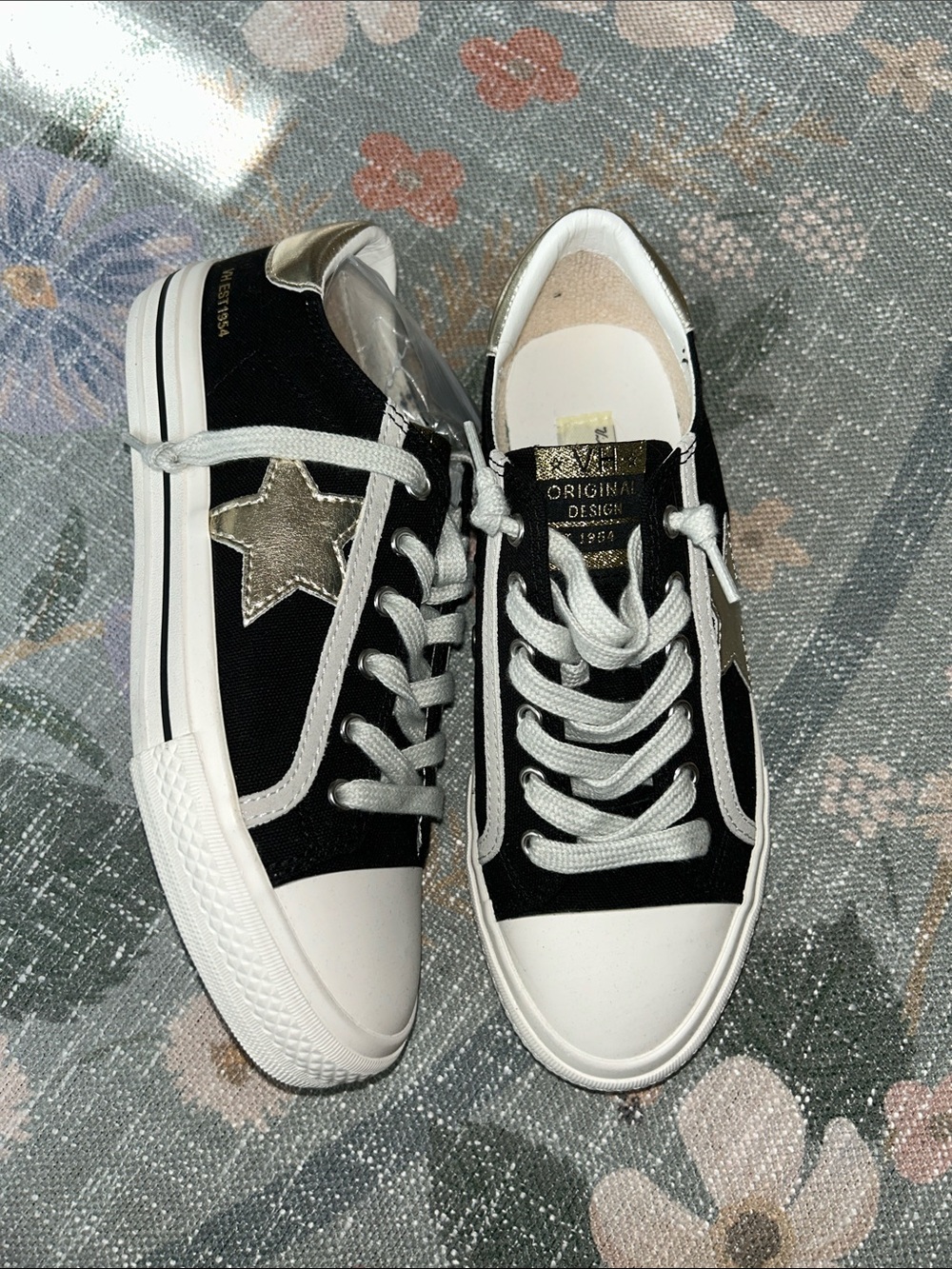 Vintage Havana Black & Gold Low-Top Star Sneakers